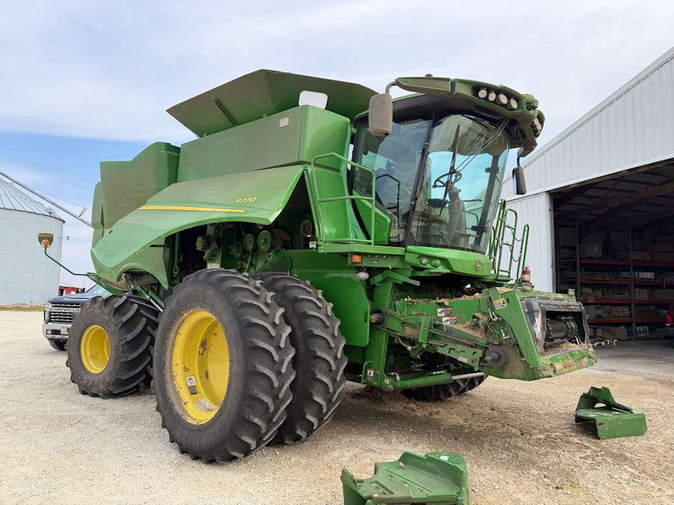 John Deere S770