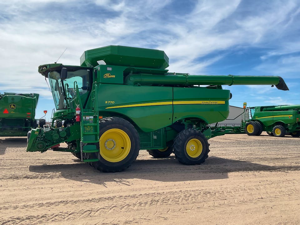 John Deere S770