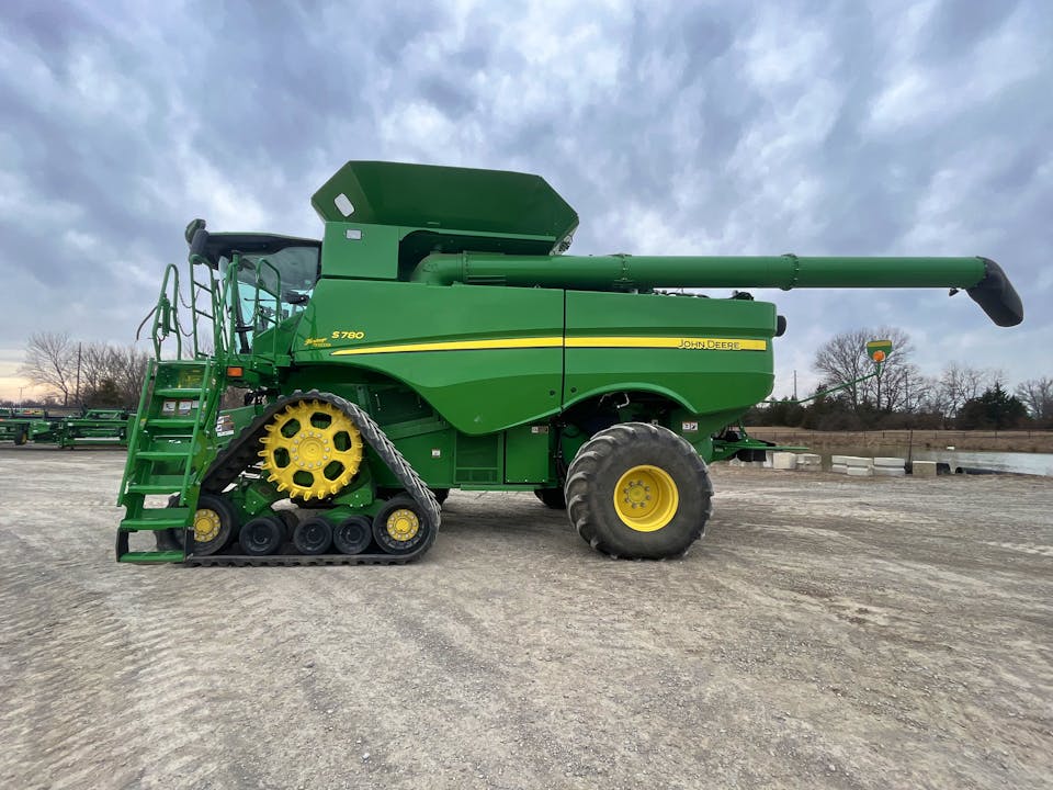 John Deere S780