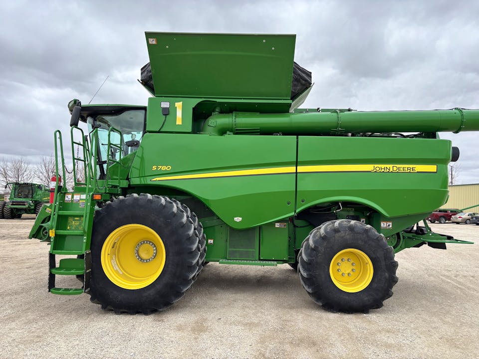 John Deere S780