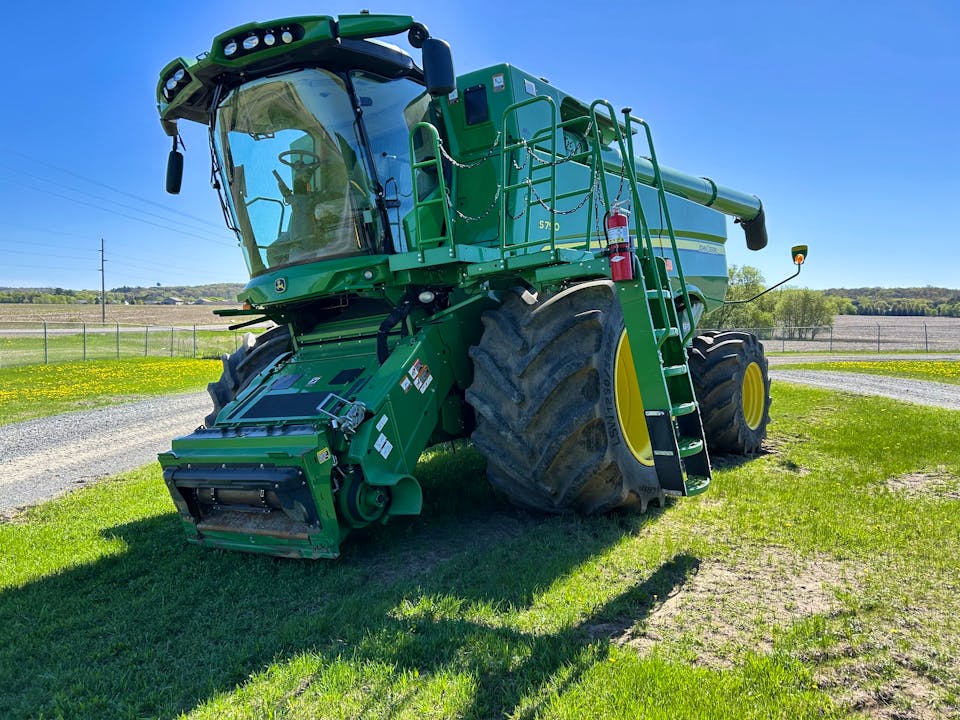 John Deere S790