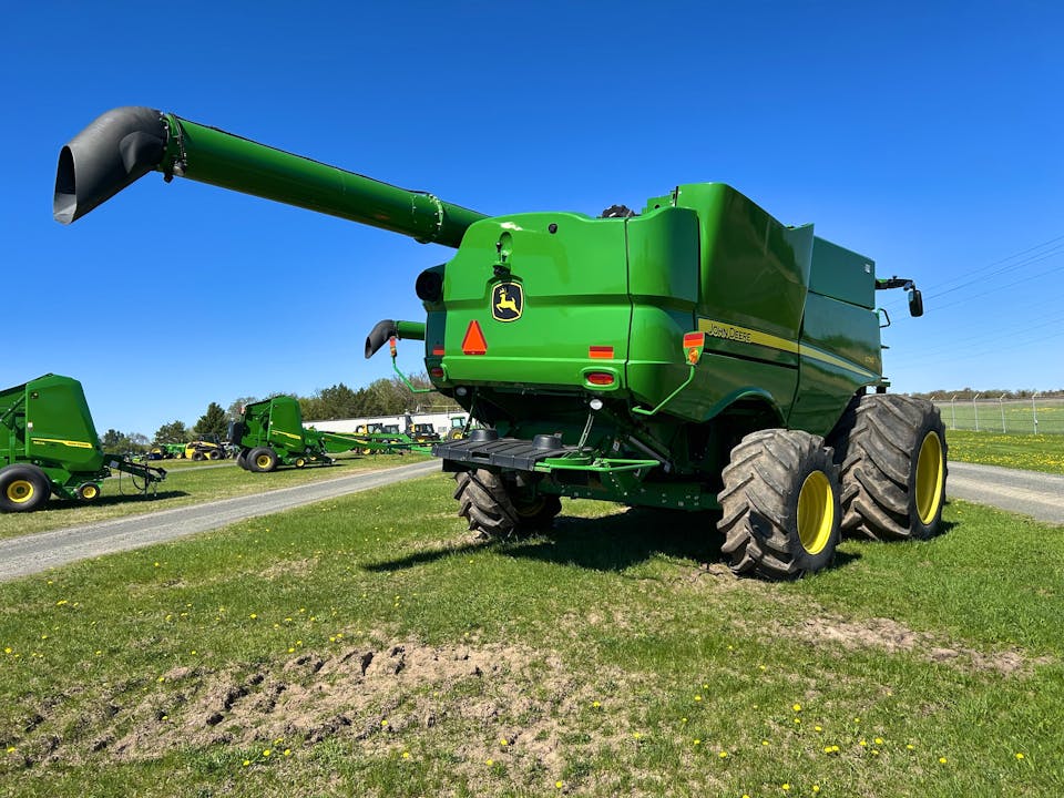 John Deere S790