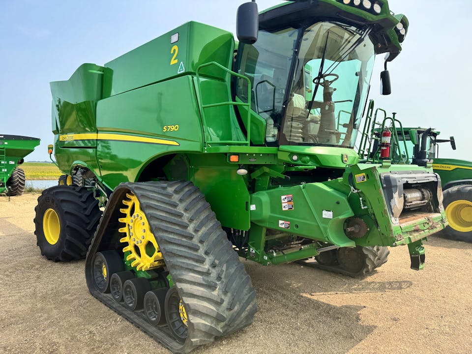John Deere S790