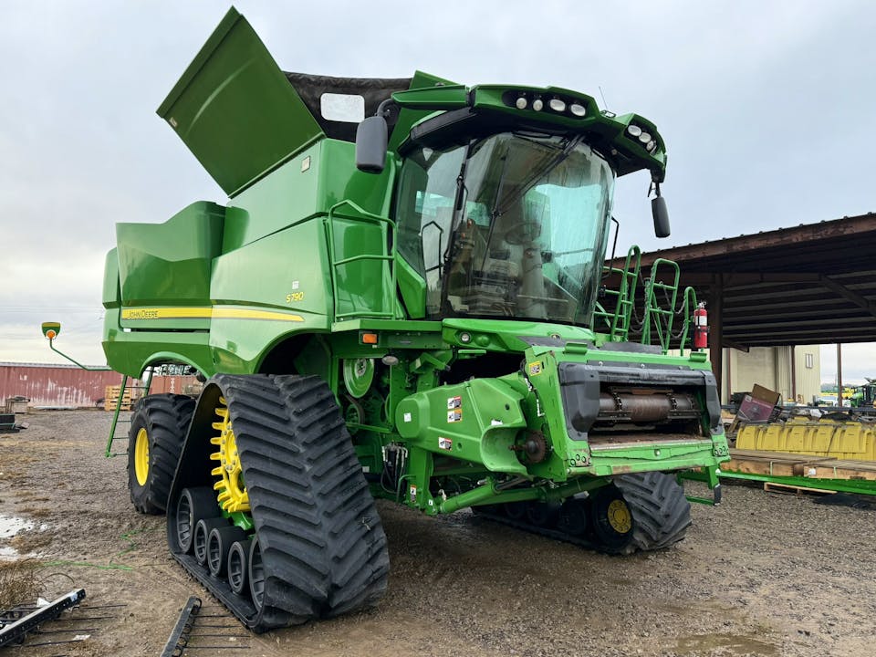John Deere S790