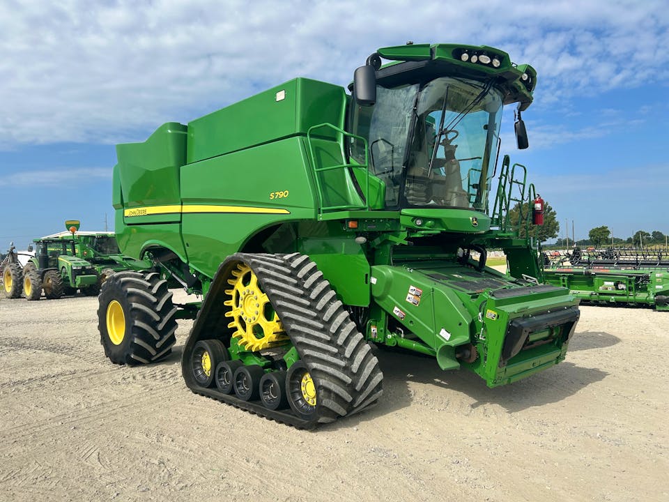 John Deere S790
