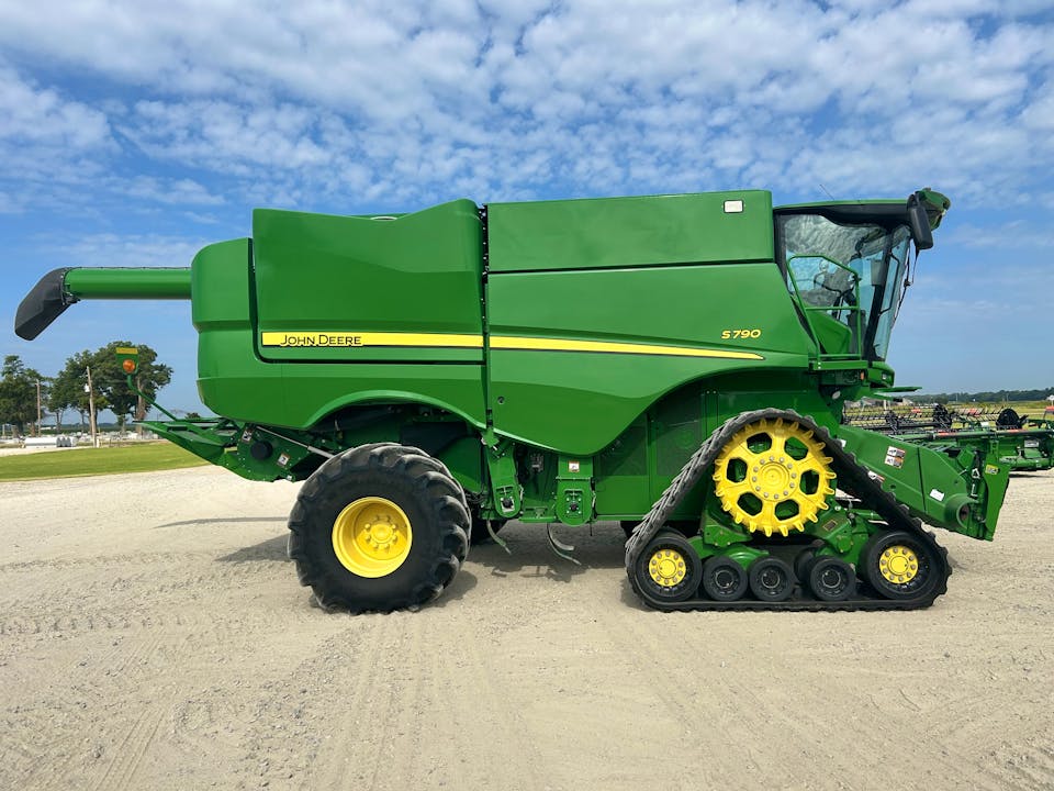 John Deere S790
