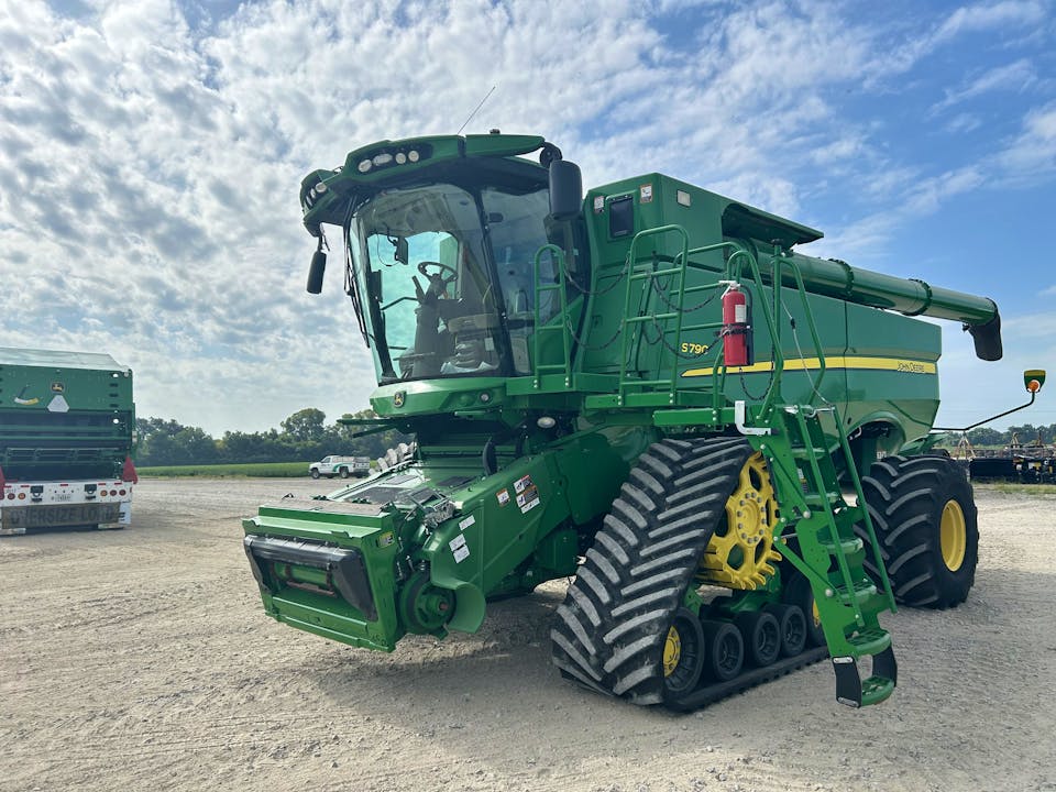 John Deere S790