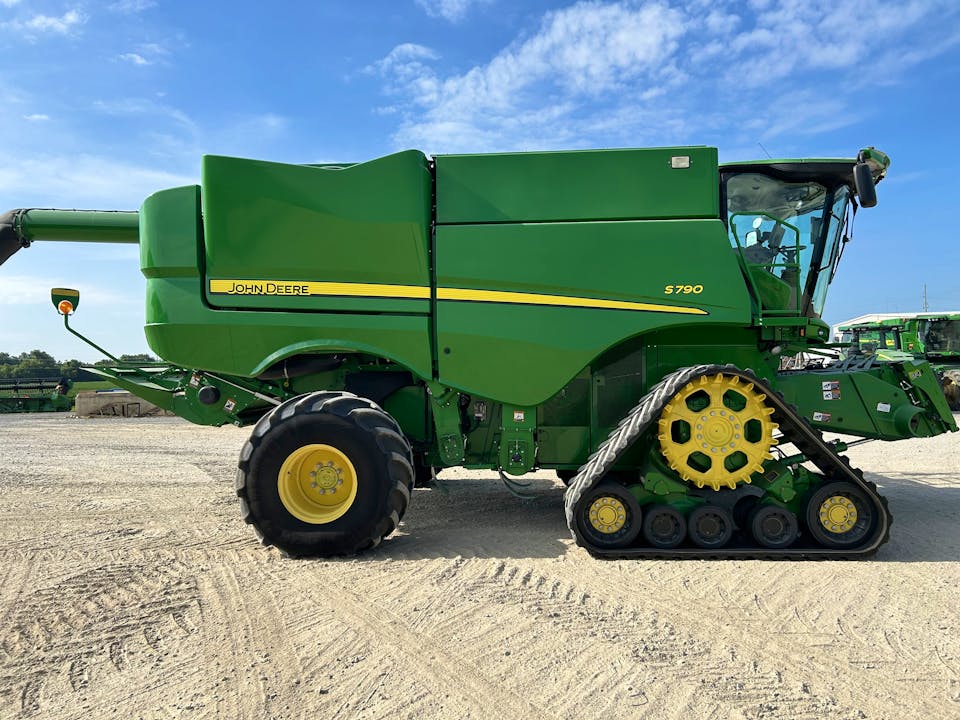 John Deere S790