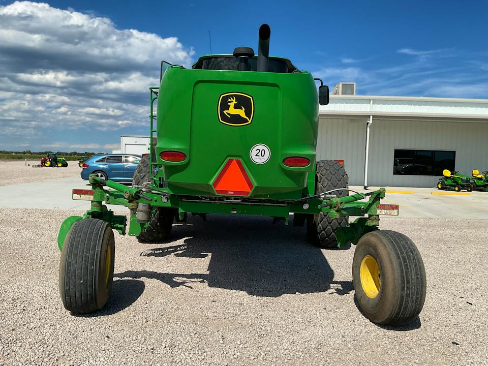 John Deere W235