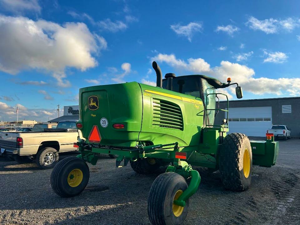 John Deere W260