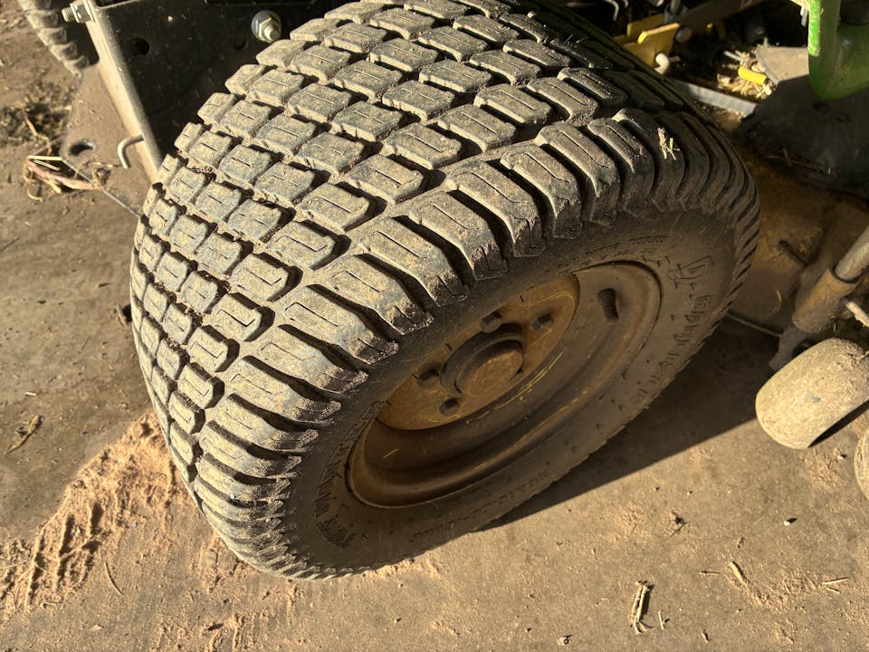 John Deere X384