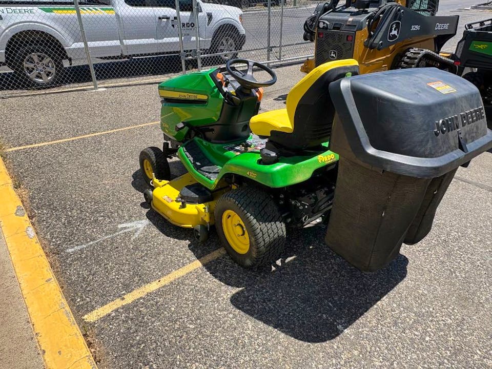 John Deere X384