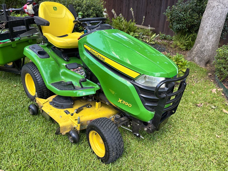 John Deere X390
