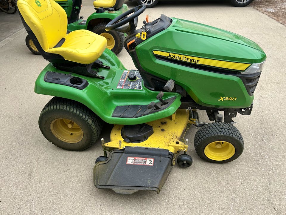 John Deere X390