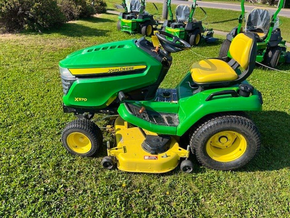 John Deere X570