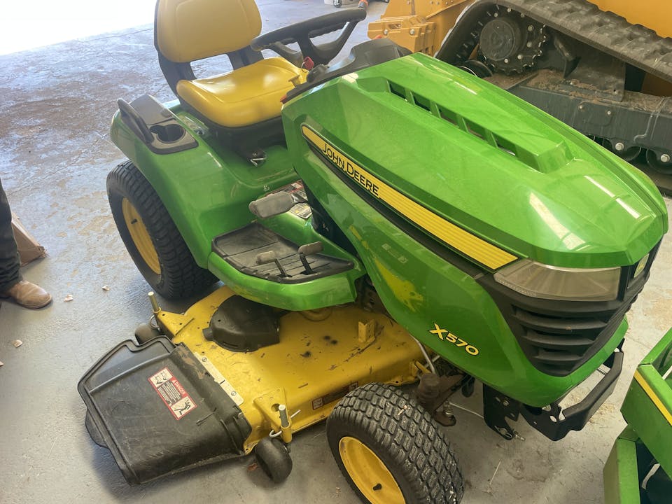 John Deere X570