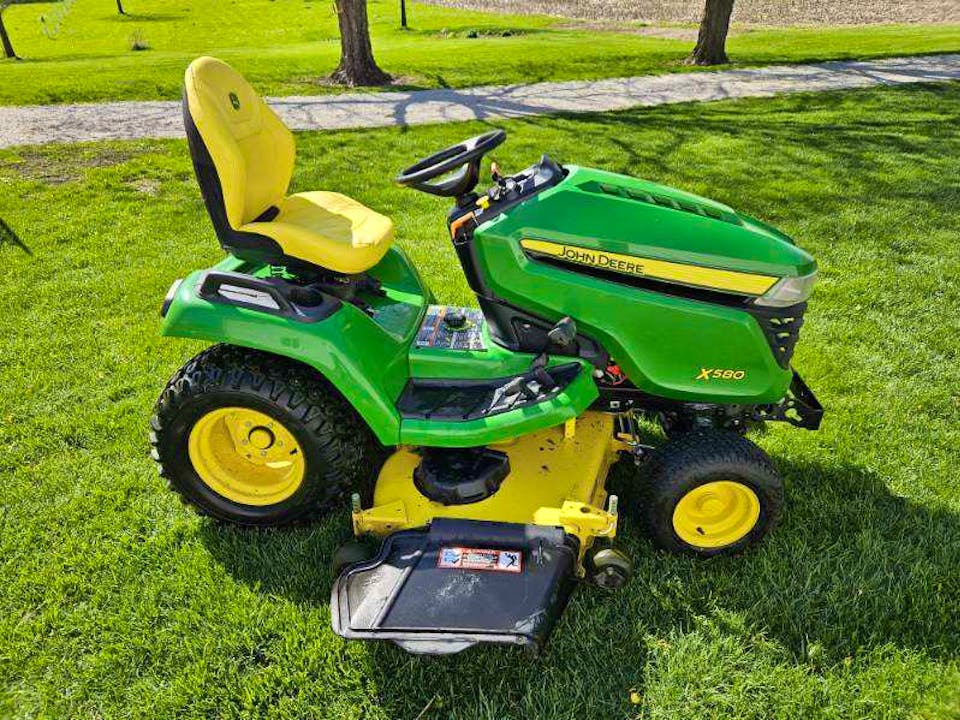 John Deere X580