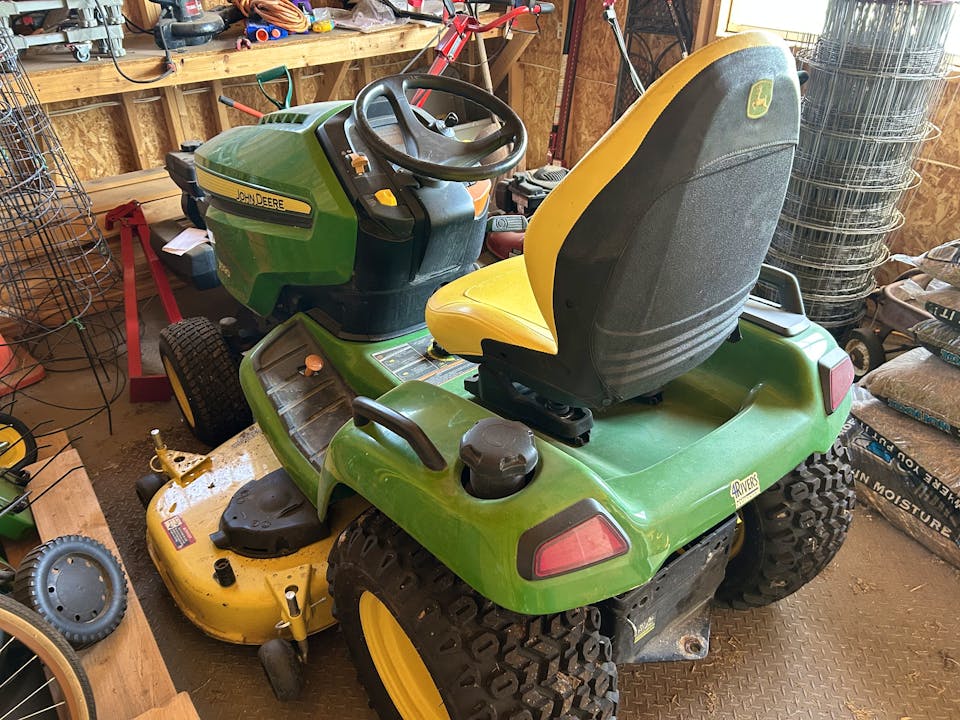 John Deere X590