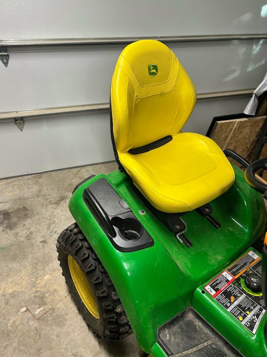 John Deere X590