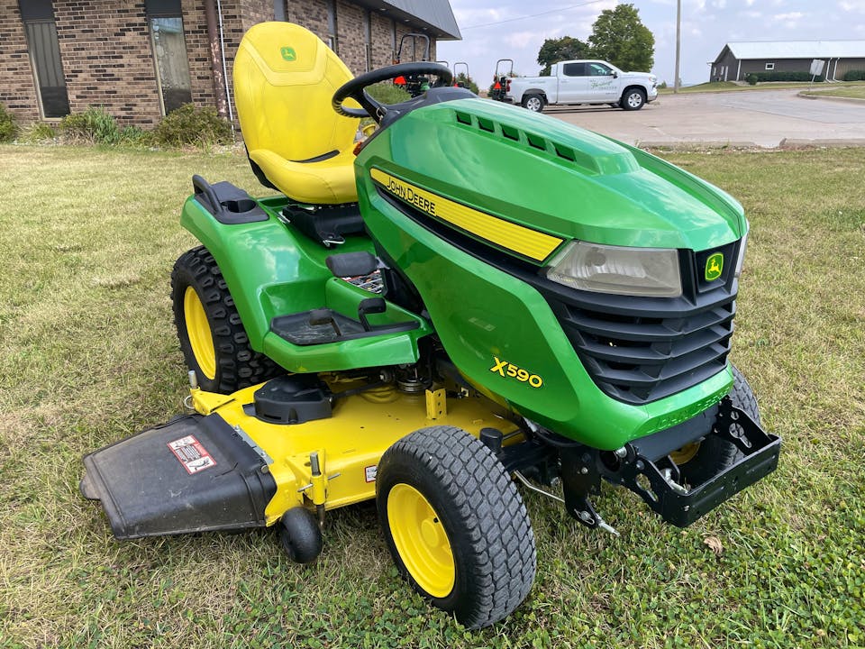 John Deere X590