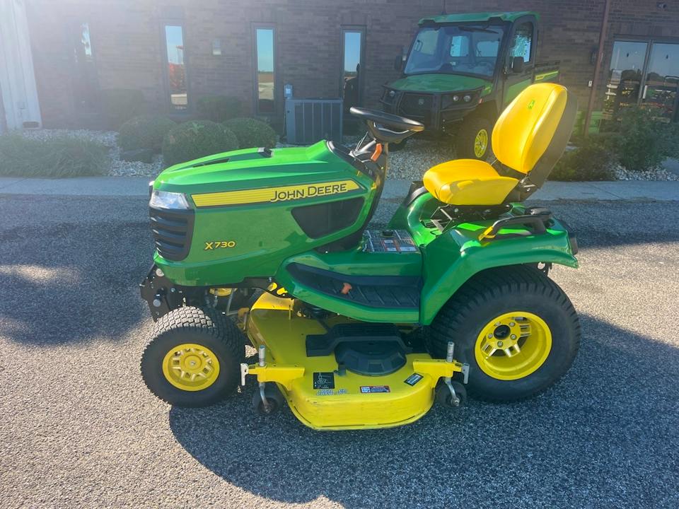 John Deere X730