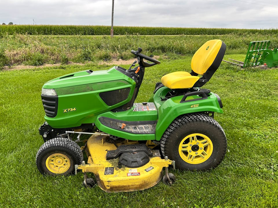 John Deere X734
