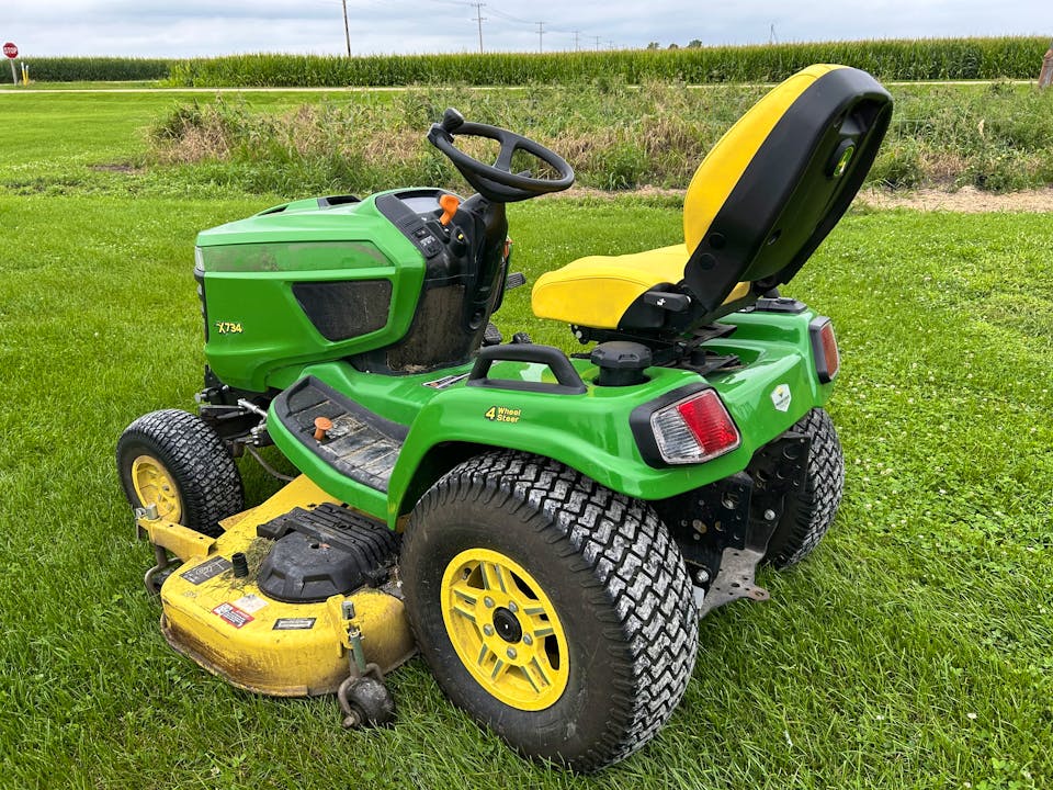 John Deere X734