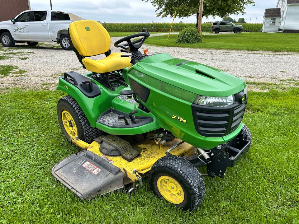 John Deere X734