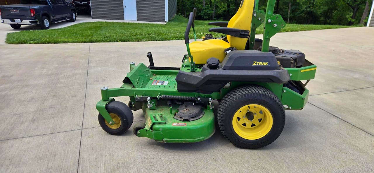 John Deere Z735M