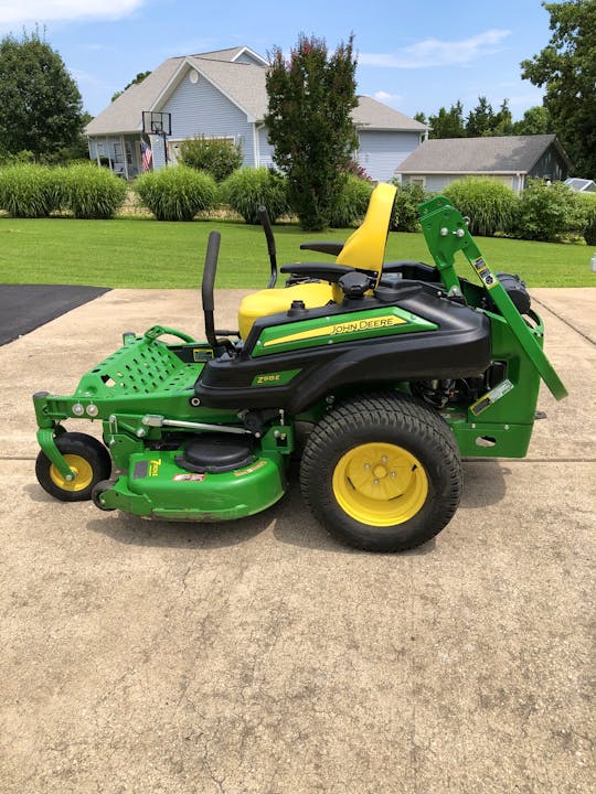 John Deere Z915E