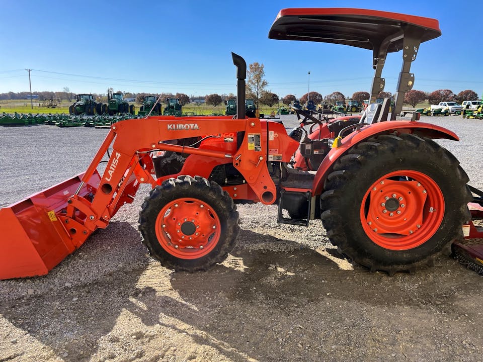 Kubota M7060