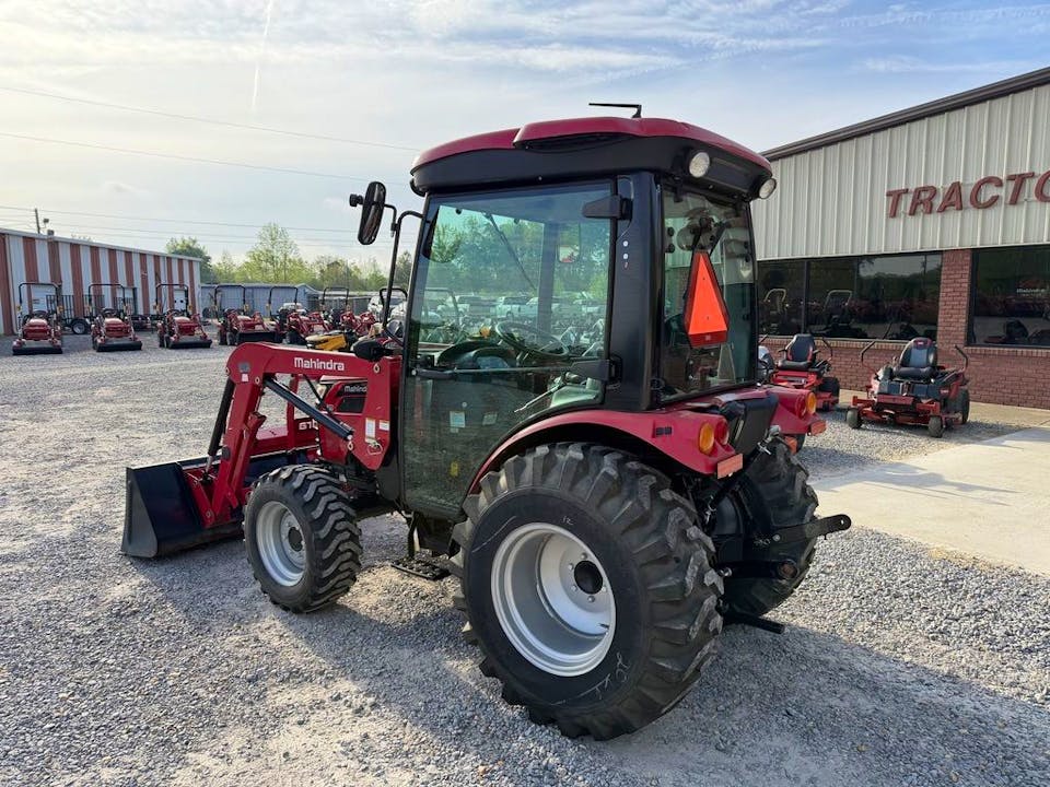 Mahindra 2600 Series 2638 HST Cab
