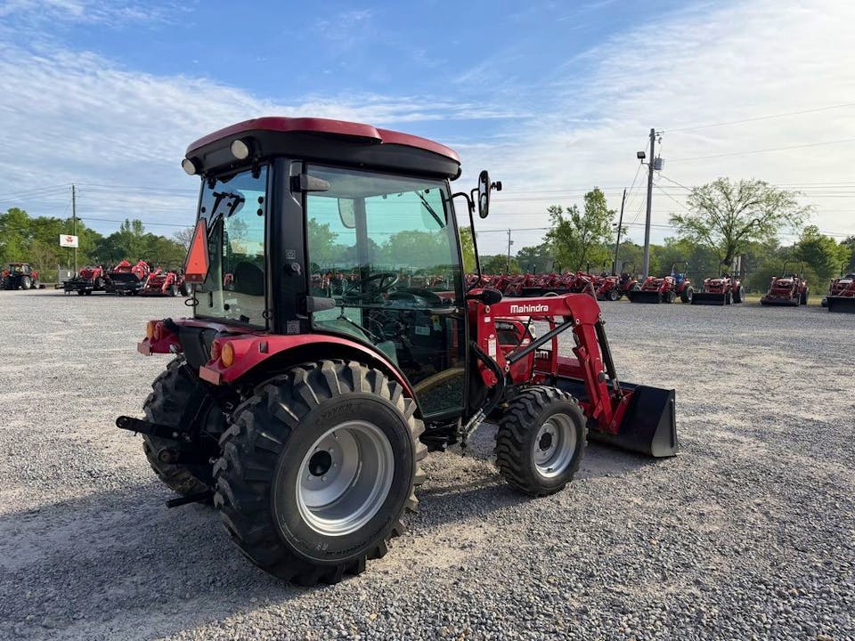 Mahindra 2600 Series 2638 HST Cab