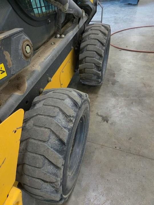 New Holland L328