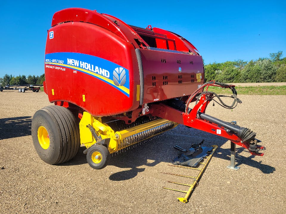 New Holland RB560