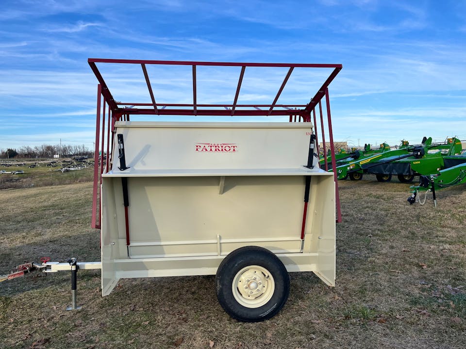 Patriot 150 CREEP FEEDER ON WHEELS W GATES