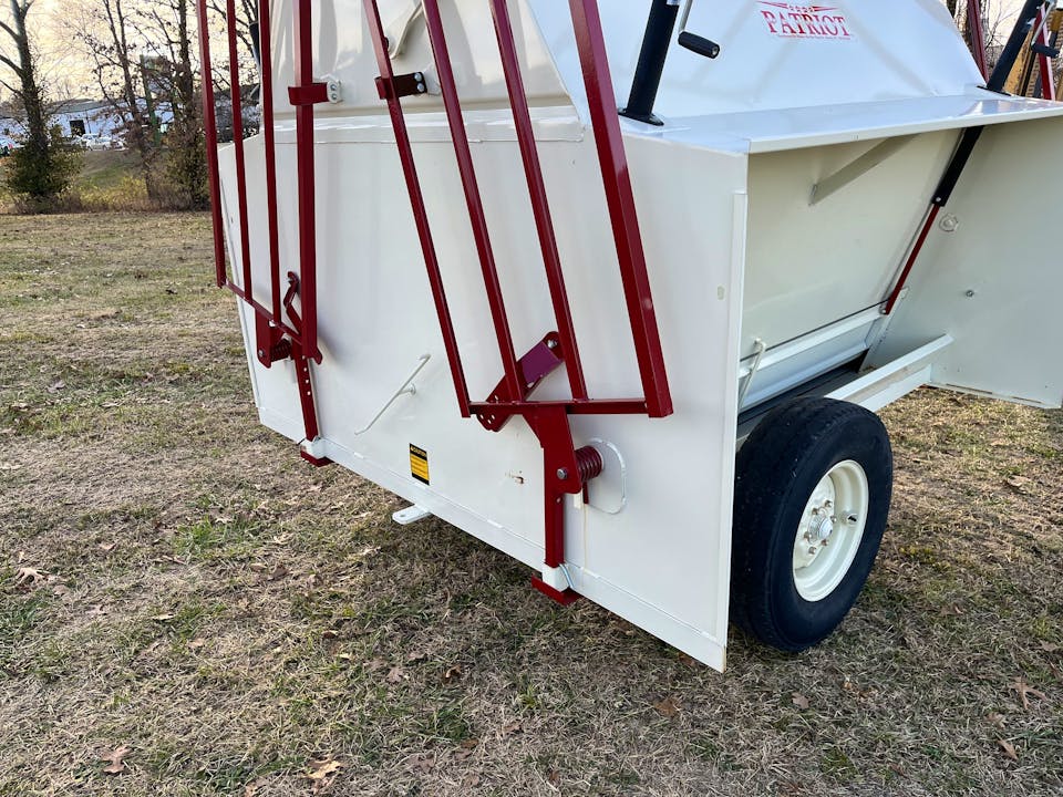 Patriot 150 CREEP FEEDER ON WHEELS W GATES