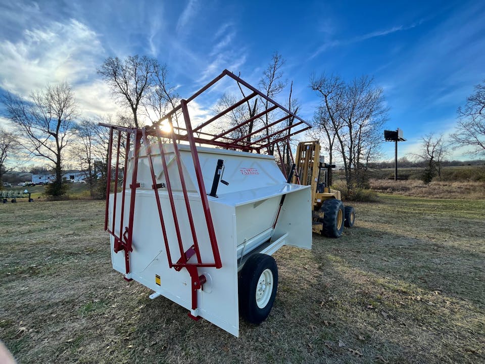 Patriot 150 CREEP FEEDER ON WHEELS W GATES