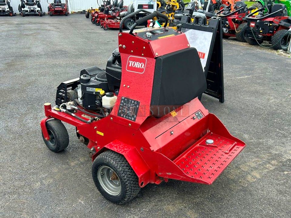 Toro 30" Stand On - 39521