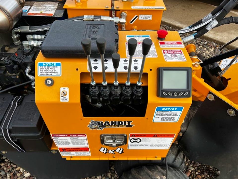 BANDIT 2550 WHEELED GRINDER