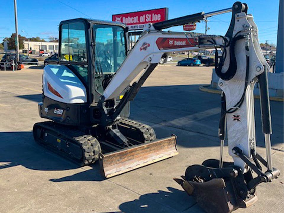 Bobcat E32