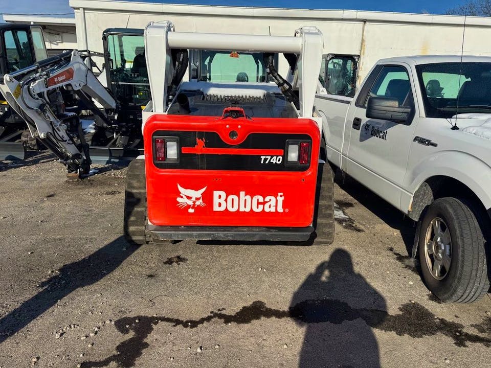 Bobcat T740