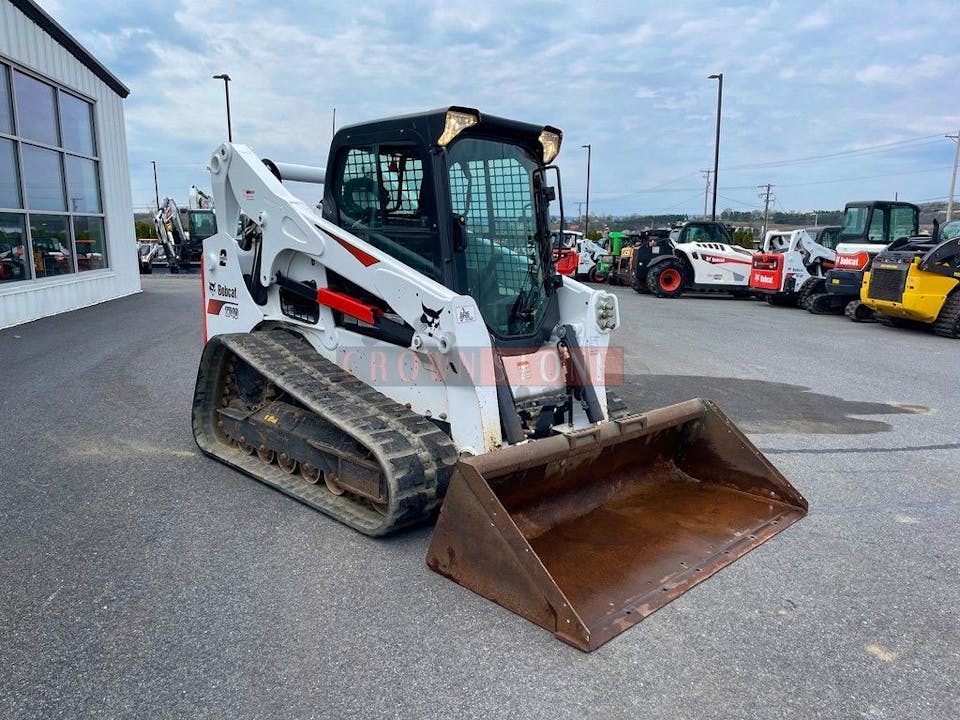 Bobcat T740