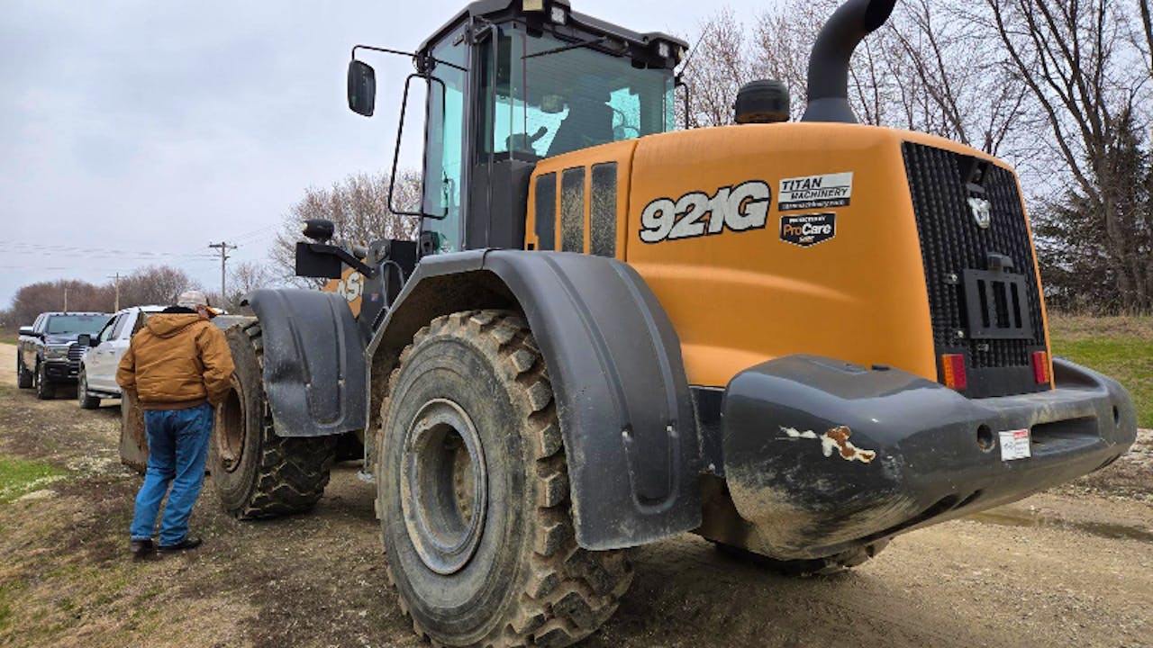 Case 921G