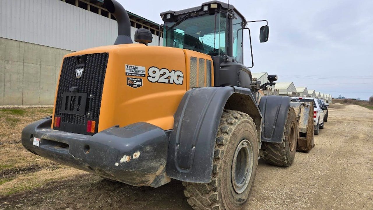 Case 921G