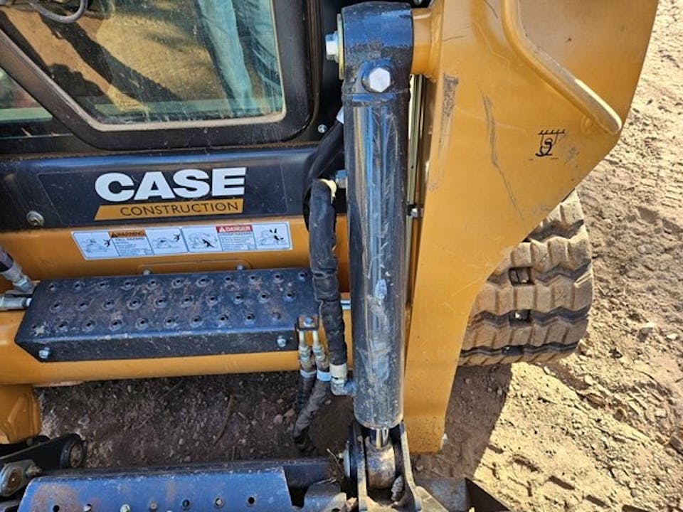 Case TR270B