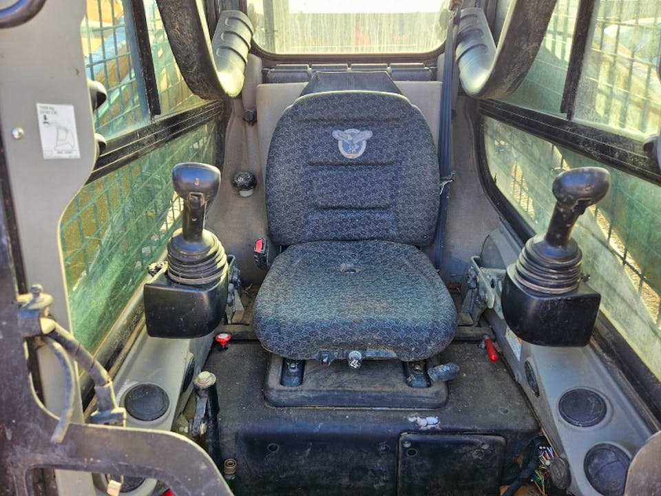Case TV450B