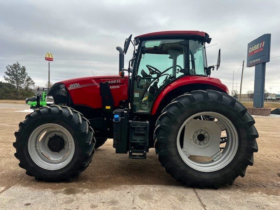 CASE IH FARMALL 140A
