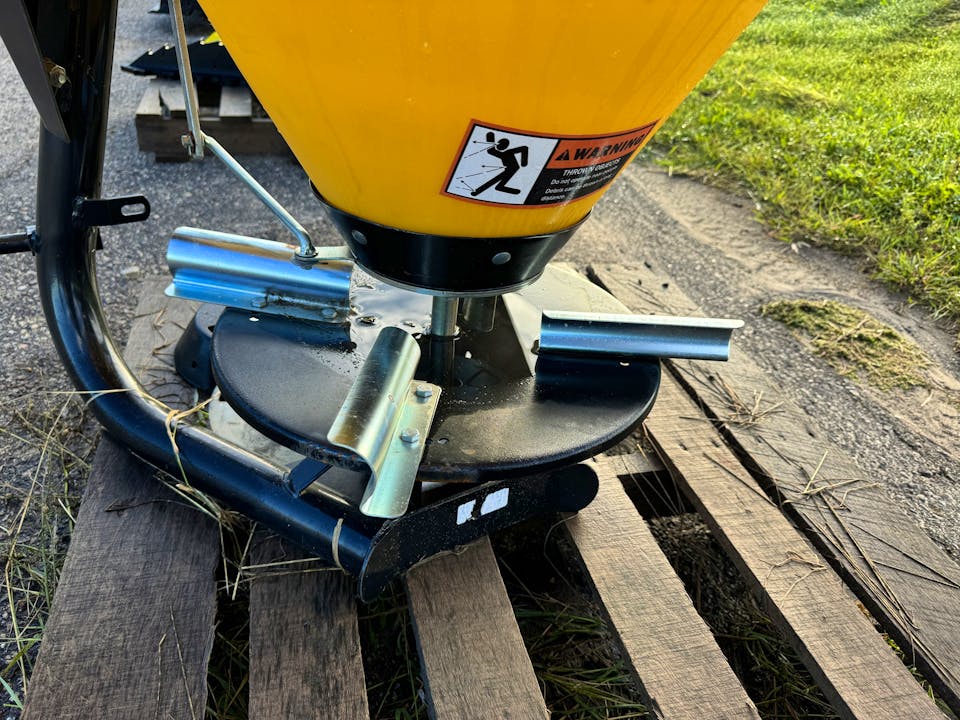 Frontier SS3067B Broadcast Spreader