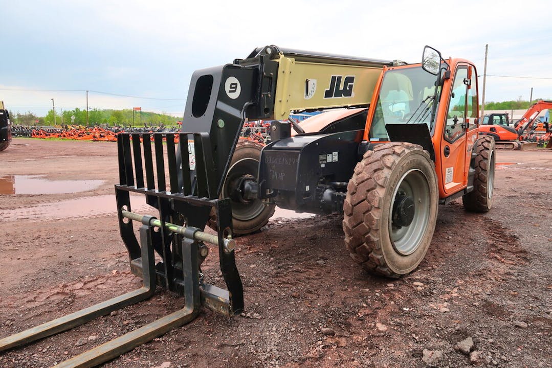 JLG 943